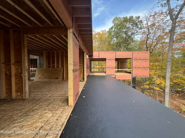 $2,249,000 | 18 Montague Lane, Saugerties, NY 12453