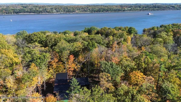 $2,249,000 | 18 Montague Lane, Saugerties, NY 12453