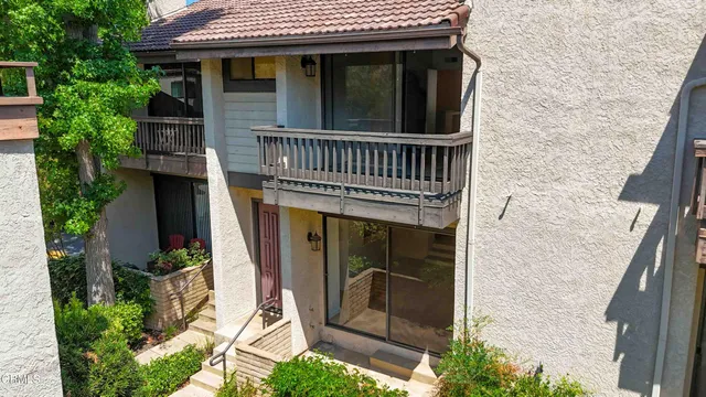 $849,900 | 21801 Burbank Boulevard, Unit 74, Woodland Hills, CA 91367
