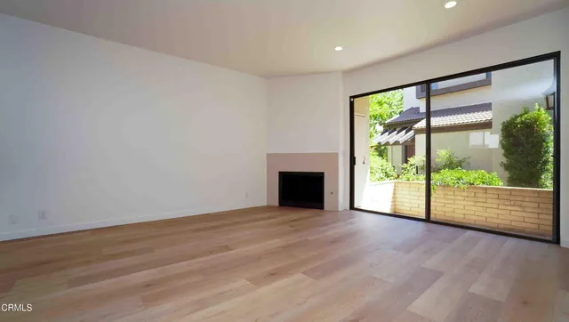 $849,900 | 21801 Burbank Boulevard, Unit 74, Woodland Hills, CA 91367