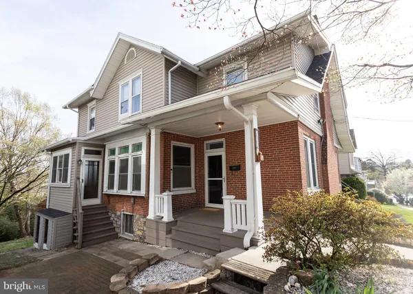 $225,000 | 202 Walnut Street, Lemoyne, PA 17043