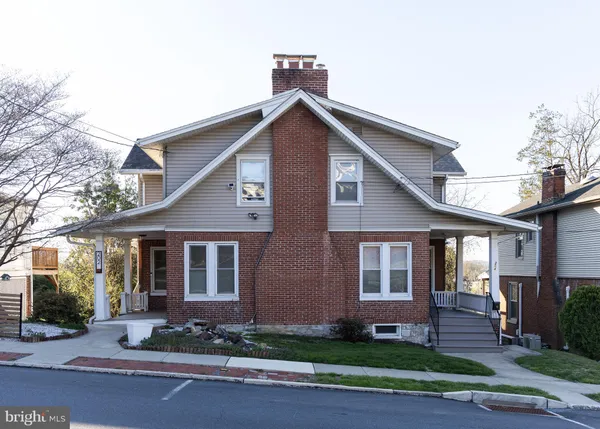 $225,000 | 202 Walnut Street, Lemoyne, PA 17043