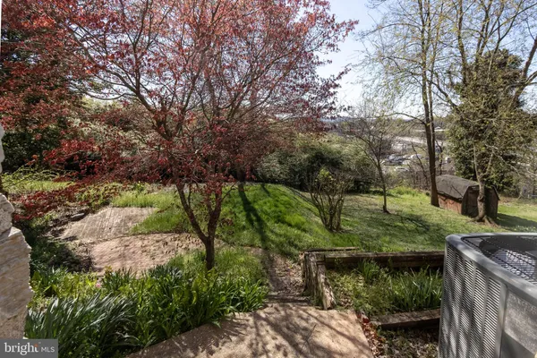 $225,000 | 202 Walnut Street, Lemoyne, PA 17043