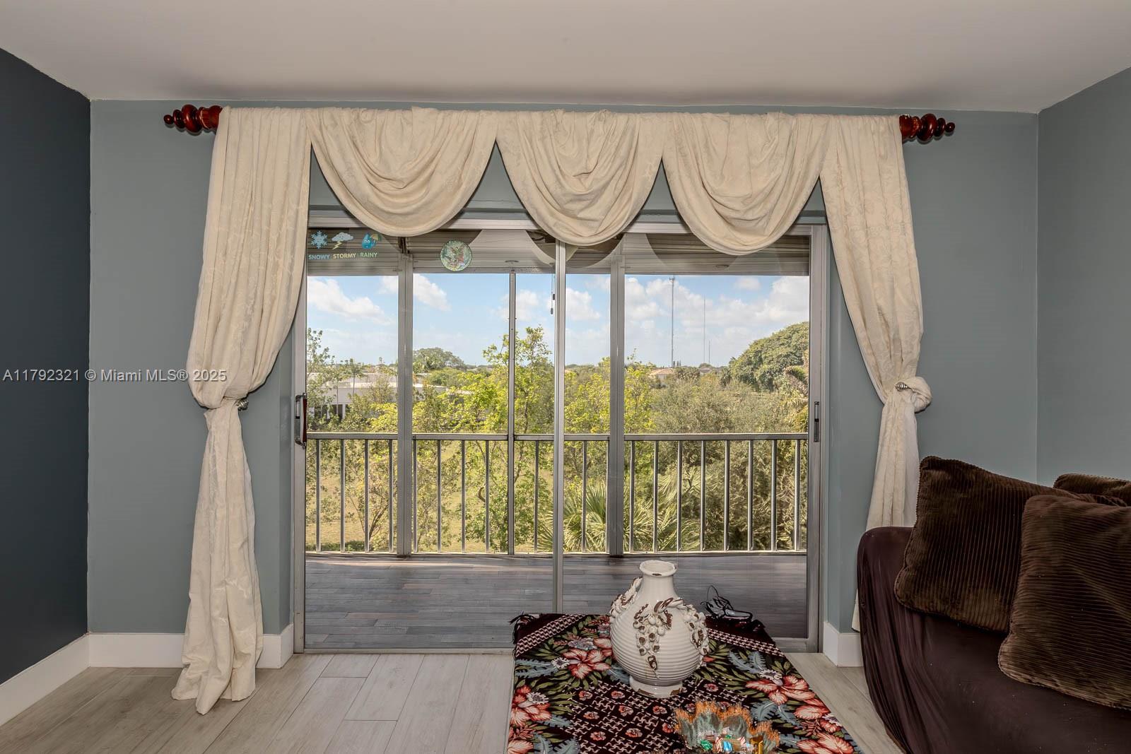 950 Hillcrest Drive, Unit 414 Hollywood, FL 33021 - Photo 15 of 51