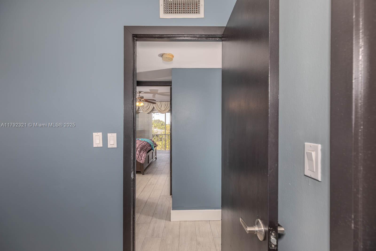 950 Hillcrest Drive, Unit 414 Hollywood, FL 33021 - Photo 24 of 51