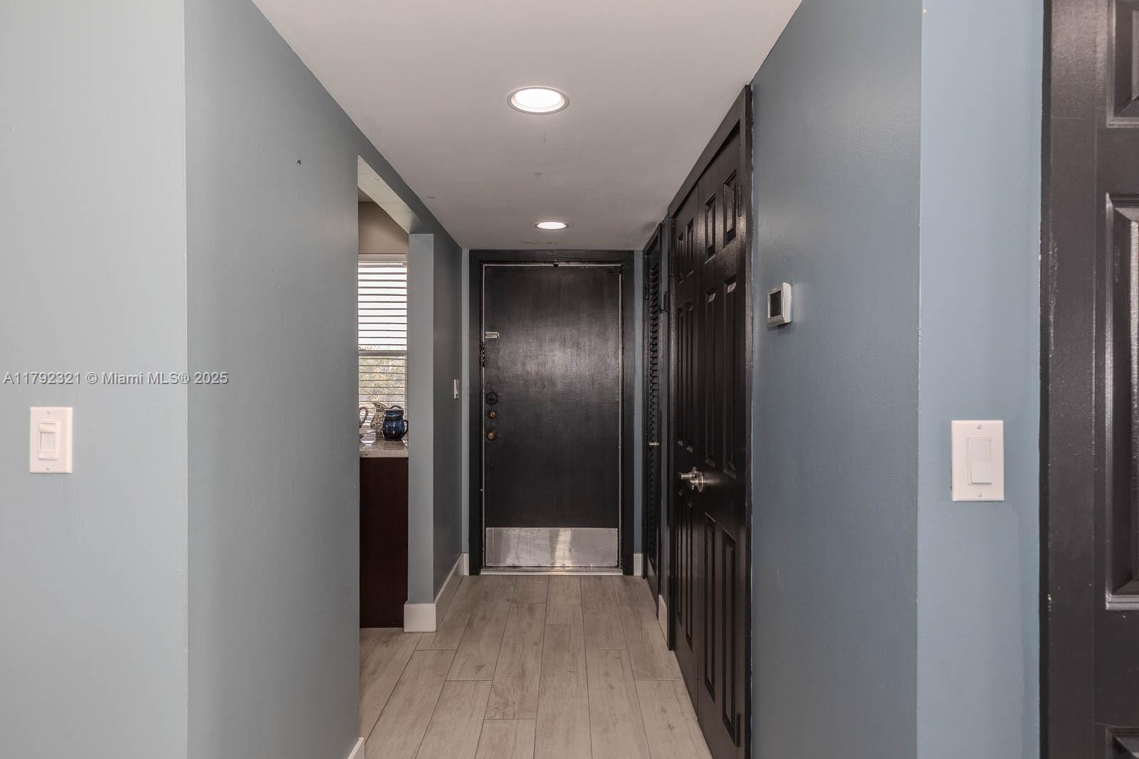 950 Hillcrest Drive, Unit 414 Hollywood, FL 33021 - Photo 4 of 51 a view of hallway