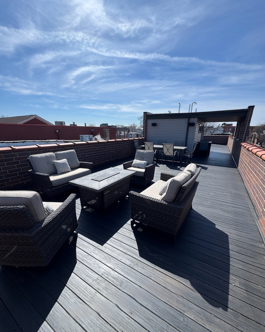 2680 North Orchard Street, Unit 3 Chicago, IL 60614 - Photo 22 of 26 a view of a terrace with couches
