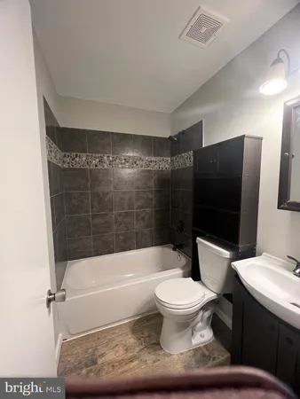 $2,400 | 406 Essexwood Court, Essex, MD 21221