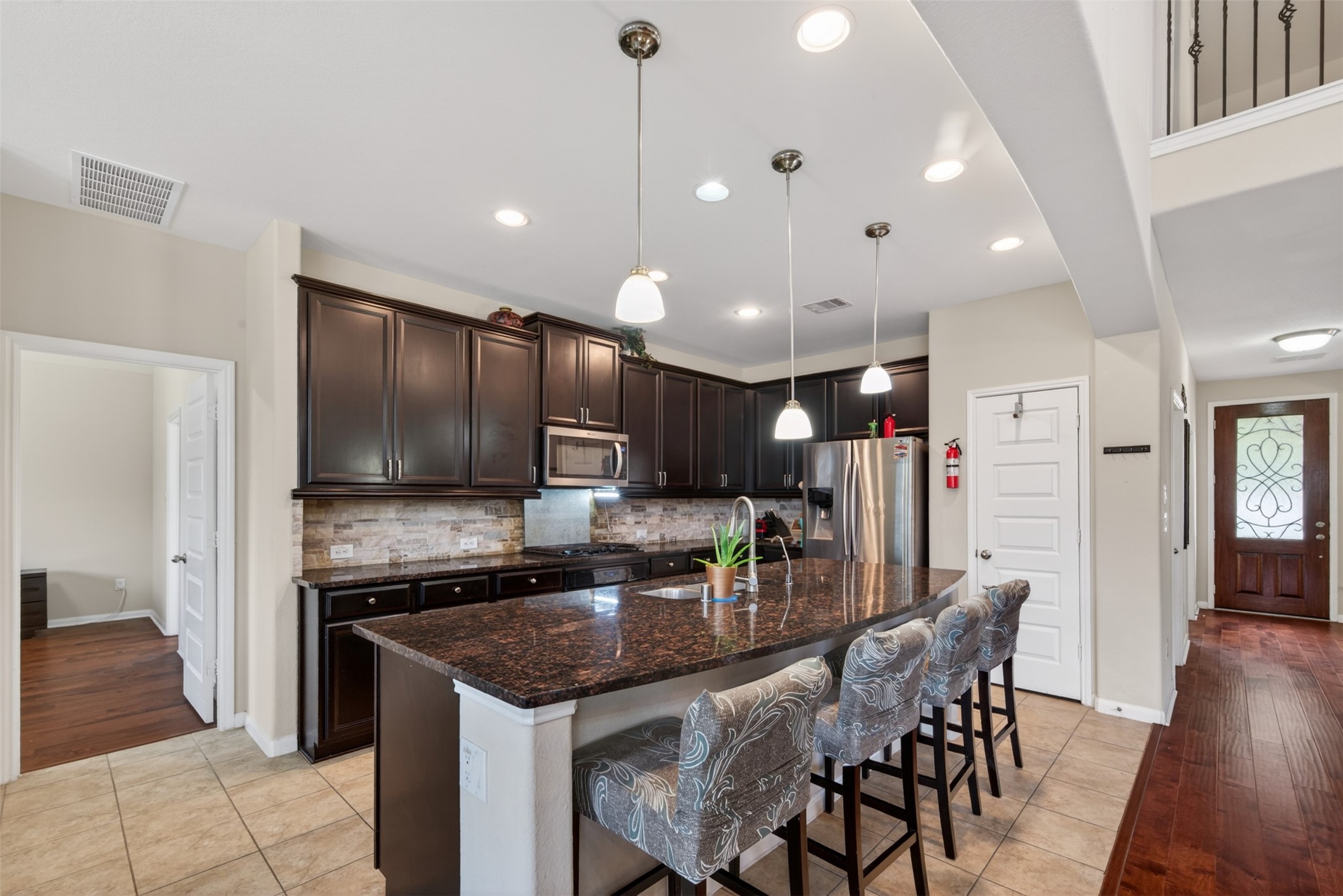 19 Roma Ridge Drive Missouri City, TX 77459 - Photo 12 of 38