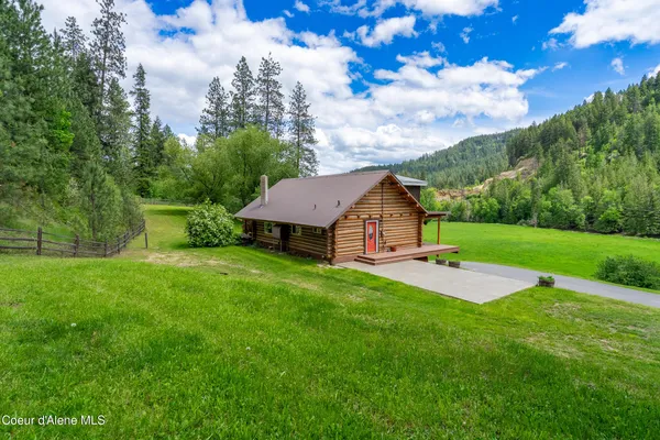 $699,000 | 16323 Highway 5, St. Maries, ID 83861