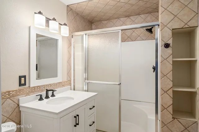 $699,000 | 16323 Highway 5, St. Maries, ID 83861