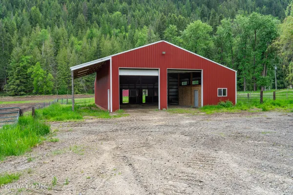 $699,000 | 16323 Highway 5, St. Maries, ID 83861