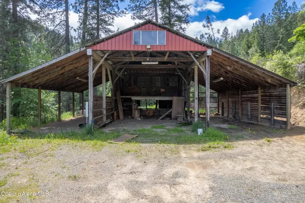 $699,000 | 16323 Highway 5, St. Maries, ID 83861