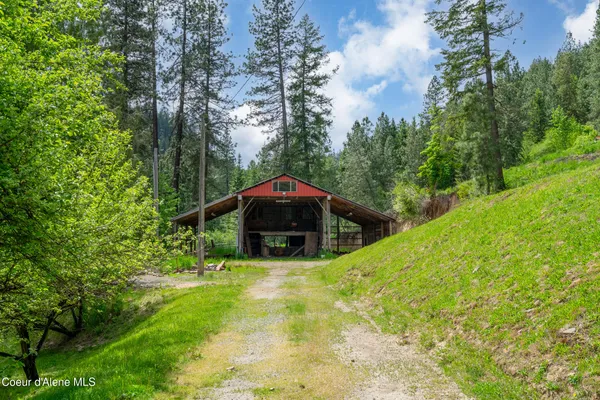 $699,000 | 16323 Highway 5, St. Maries, ID 83861