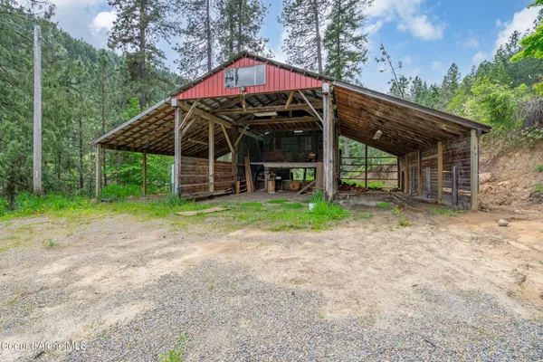 $699,000 | 16323 Highway 5, St. Maries, ID 83861