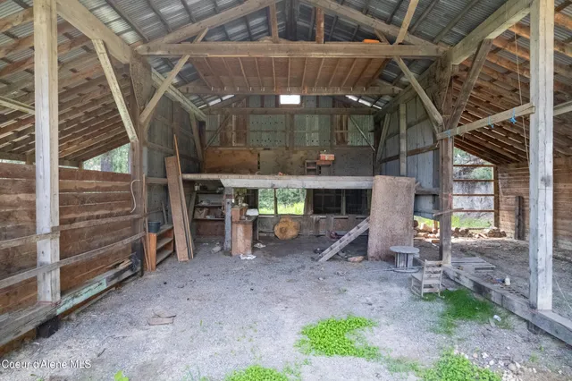 $699,000 | 16323 Highway 5, St. Maries, ID 83861