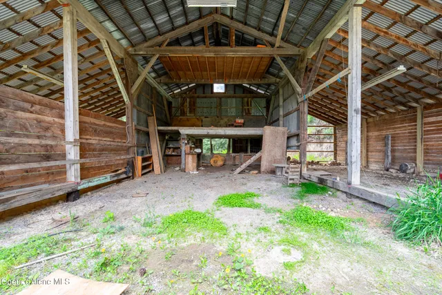 $699,000 | 16323 Highway 5, St. Maries, ID 83861