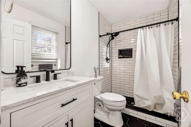 $375,000 | 1121 Madrid Avenue, Savannah, GA 31406