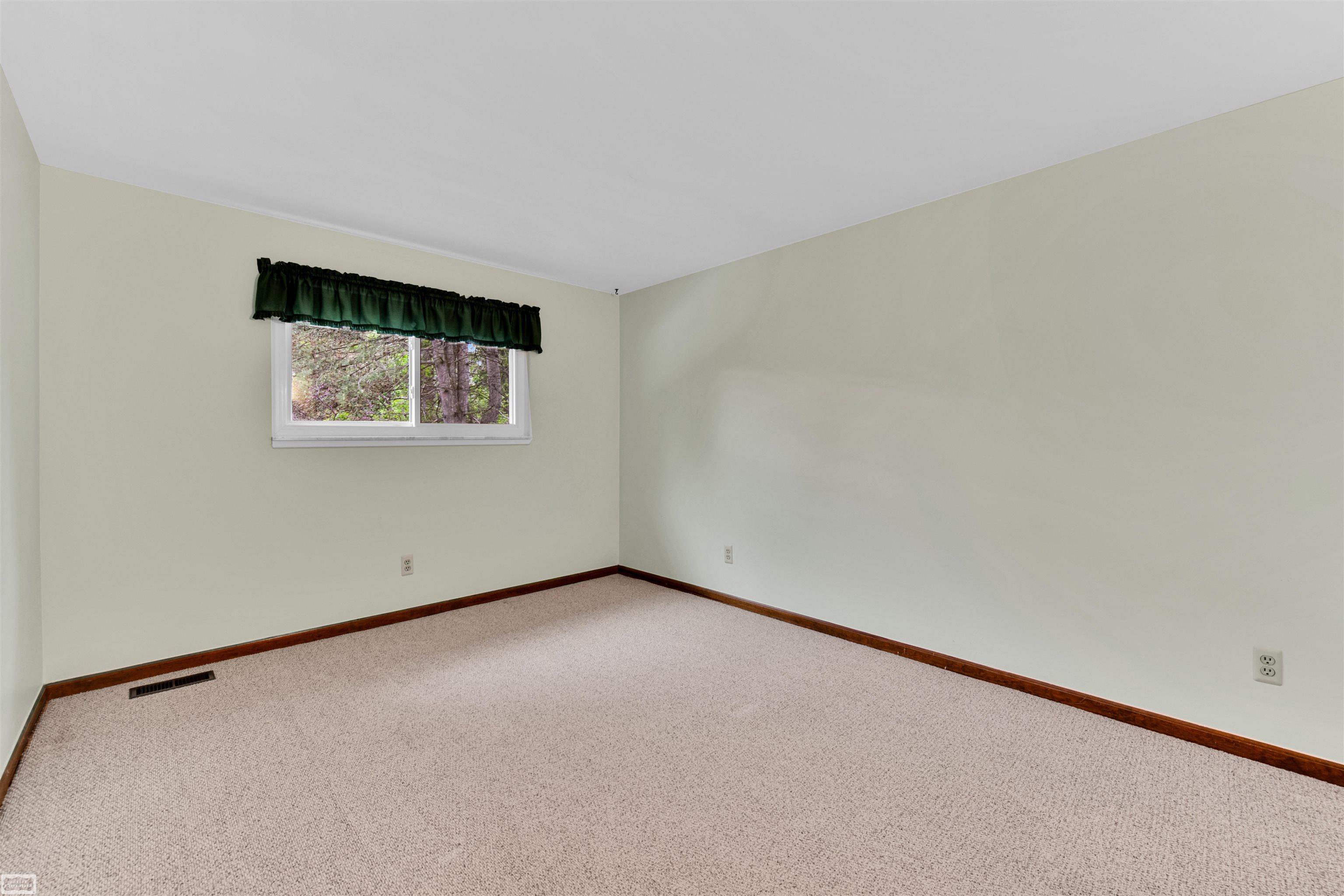 2401 Chalet Drive Rochester Hills, MI 48309 - Photo 32 of 45