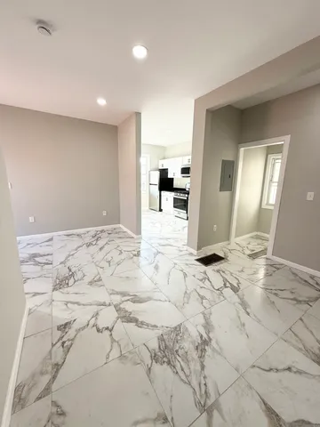 $4,500 | 41 Howe Street, New Haven, CT 06511