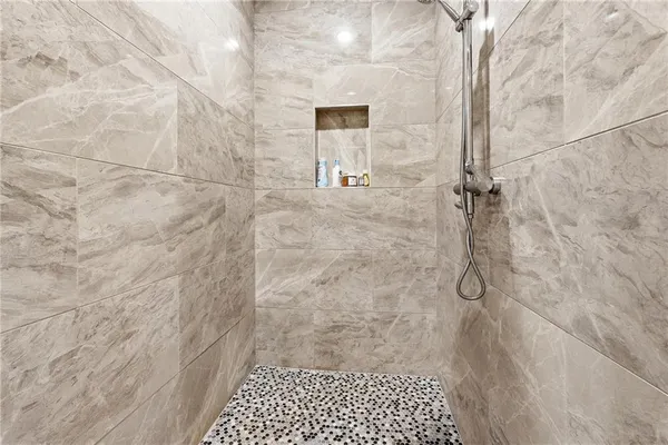 $525,000 | 8005 Linfield Way, Atlanta, GA 30350