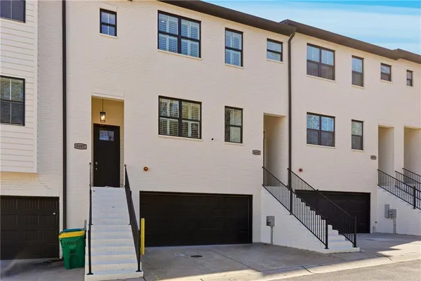 $525,000 | 8005 Linfield Way, Atlanta, GA 30350