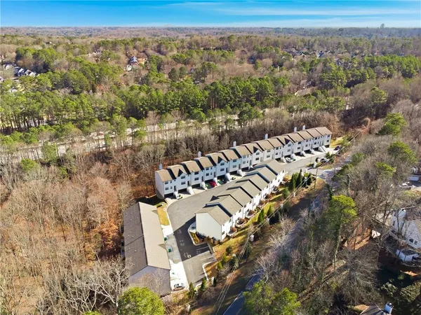 $525,000 | 8005 Linfield Way, Atlanta, GA 30350