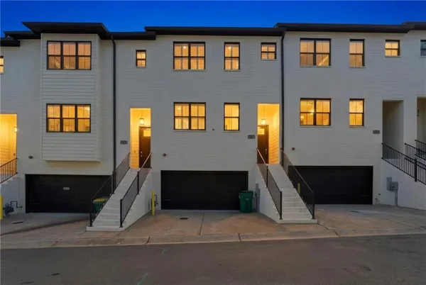 $525,000 | 8005 Linfield Way, Atlanta, GA 30350