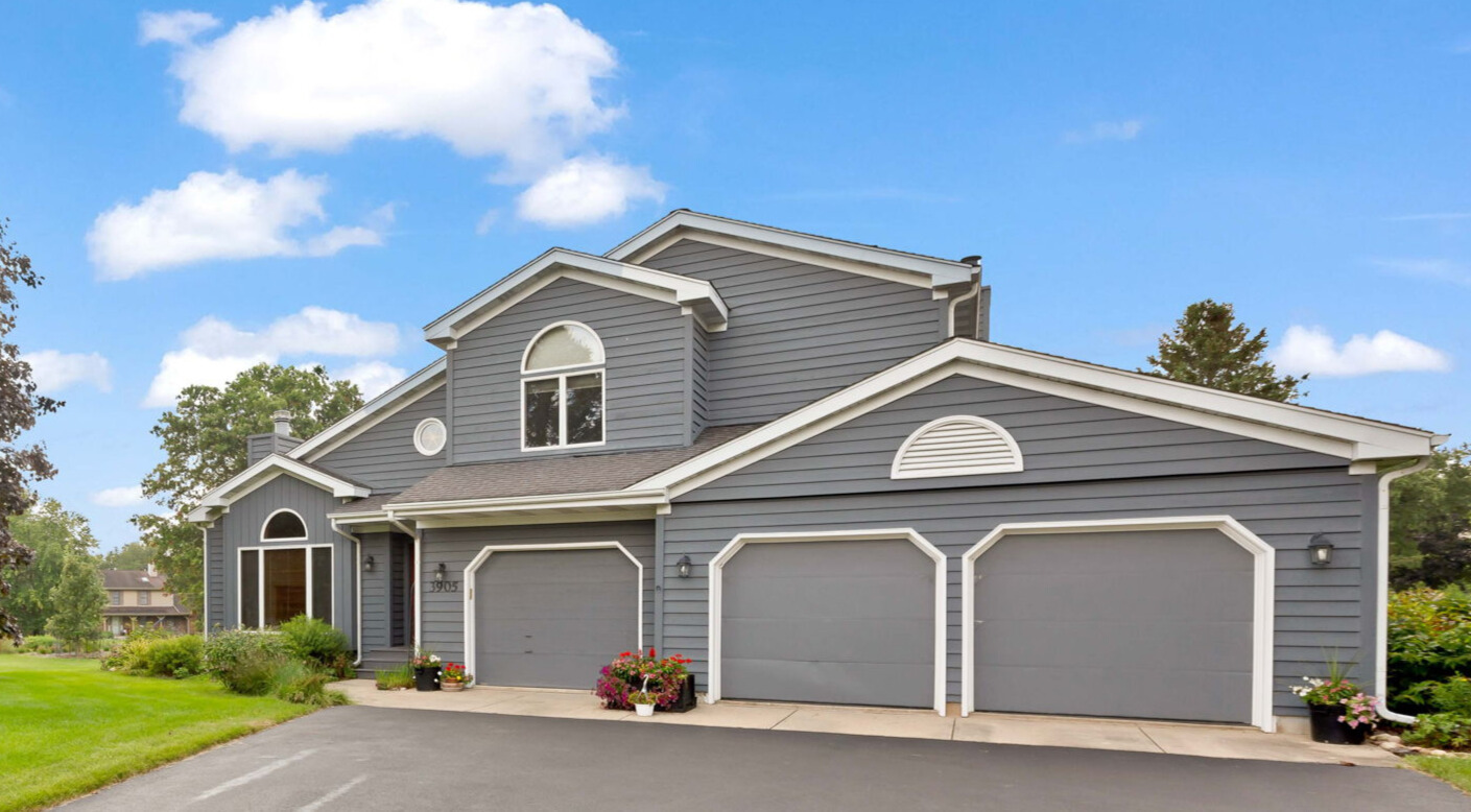 3905 Spy Glass Ridge Road Crystal Lake, IL 60012 - Photo 2 of 69 Gallery Image 2