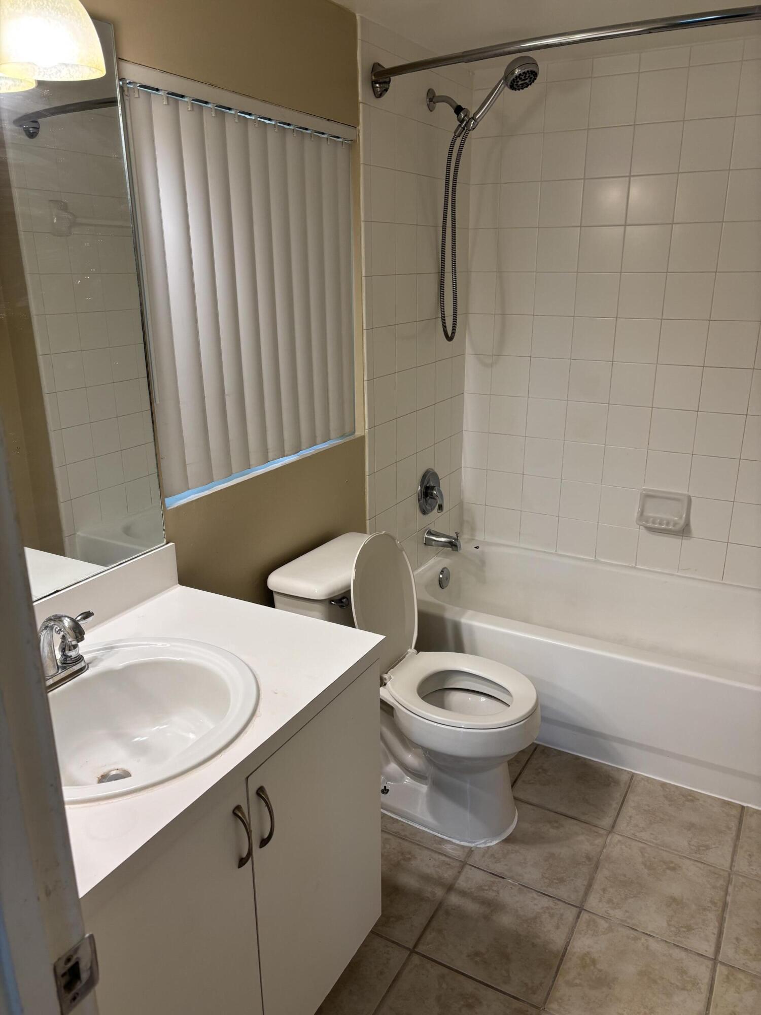 4155 Haverhill Road, Unit 1409 West Palm Beach, FL 33417 - Photo 13 of 16 IMG_2847