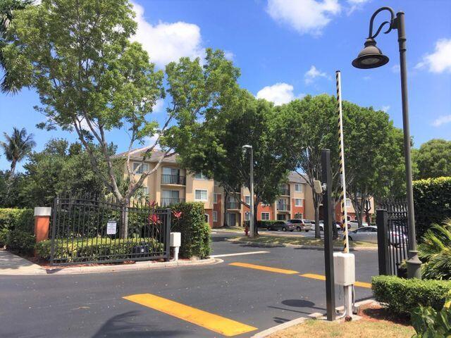 4155 Haverhill Road, Unit 1409 West Palm Beach, FL 33417 - Photo 3 of 16 20200416175920774303000000-o.jpg gated e