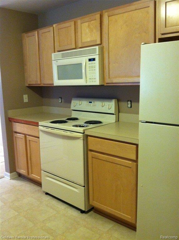 4186 Berkeley Avenue, Unit 6 Canton, MI 48188 - Photo 3 of 12