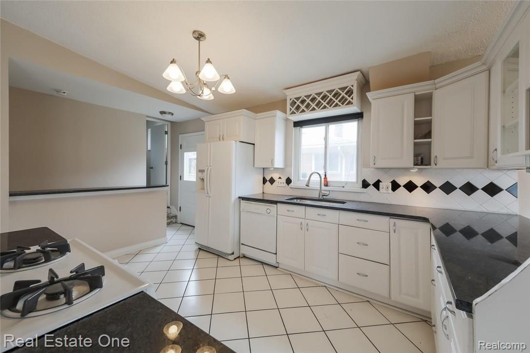 14089 Inkster Road Livonia, MI 48154 - Photo 7 of 29 14089 Inkster 7.jpg