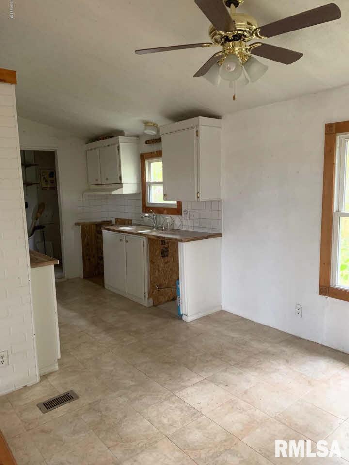 5163 Hotze Road Salem, IL 62881 - Photo 7 of 21