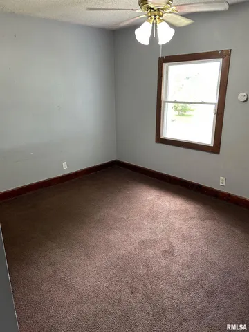 $73,150 | 421 East Washington Street, Edinburg, IL 62531