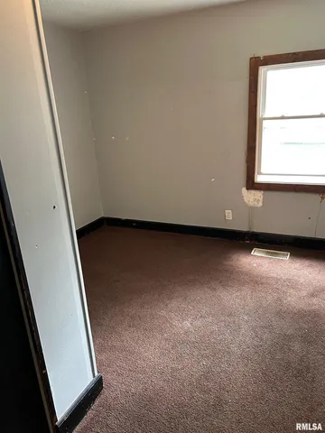 $73,150 | 421 East Washington Street, Edinburg, IL 62531