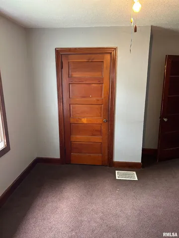 $73,150 | 421 East Washington Street, Edinburg, IL 62531