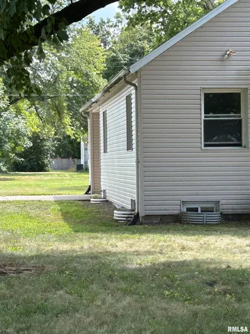 $73,150 | 421 East Washington Street, Edinburg, IL 62531