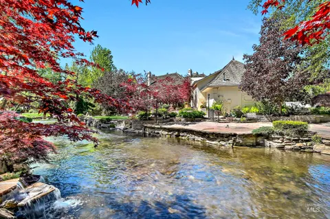 $1,995,000 | 9400 West Pebble Brook Lane, Garden City, ID 83714