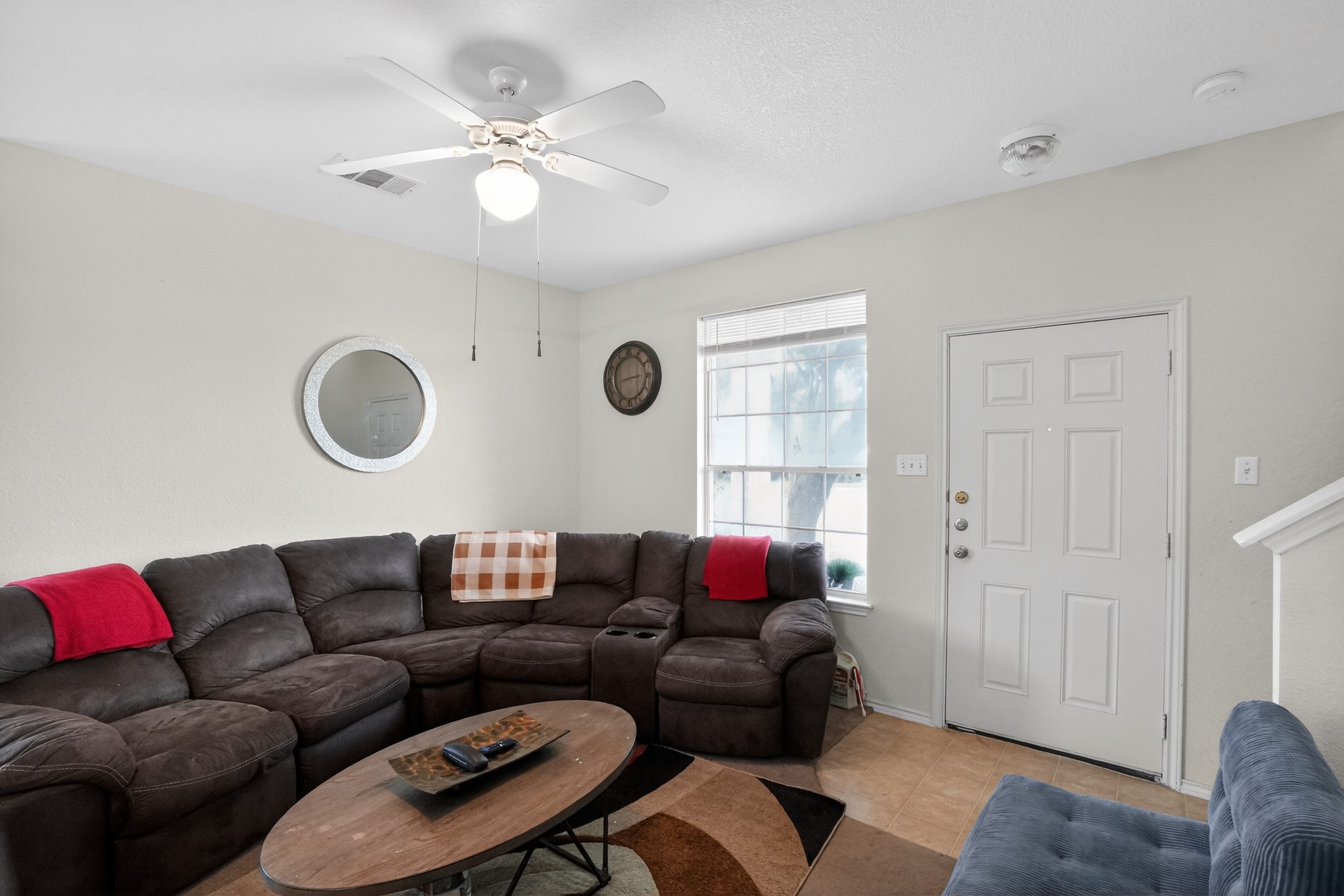 13808 Harris Ridge Boulevard Pflugerville, TX 78660 - Photo 33 of 40 a living room with furniture and a window
