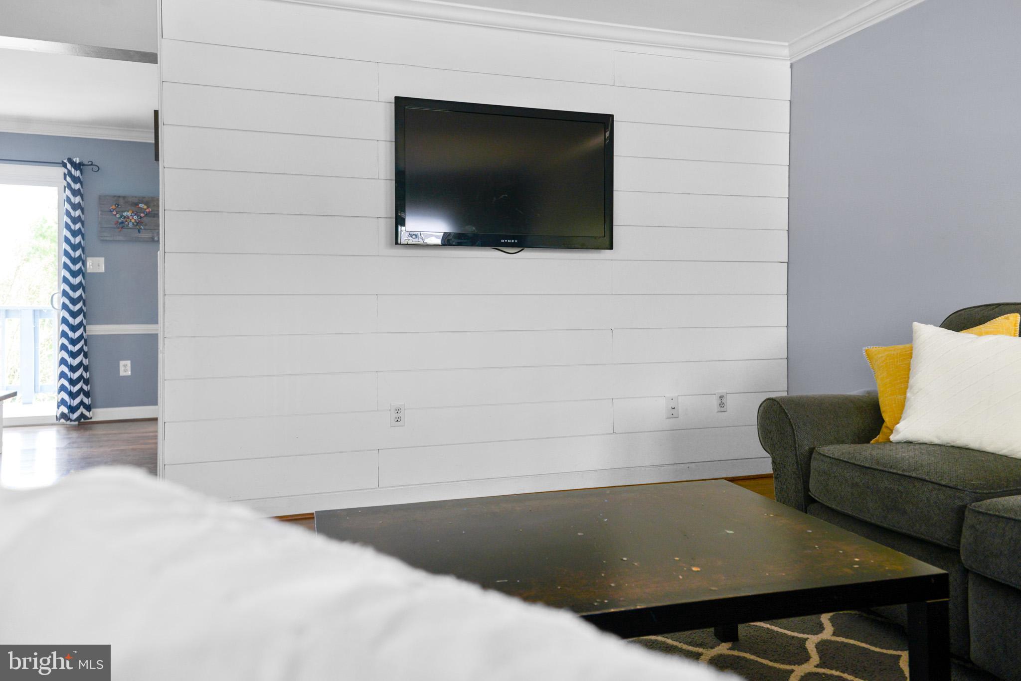 5560 Rivendell Place Frederick, MD 21703 - Photo 11 of 44 Who doesn't love Shiplap!?