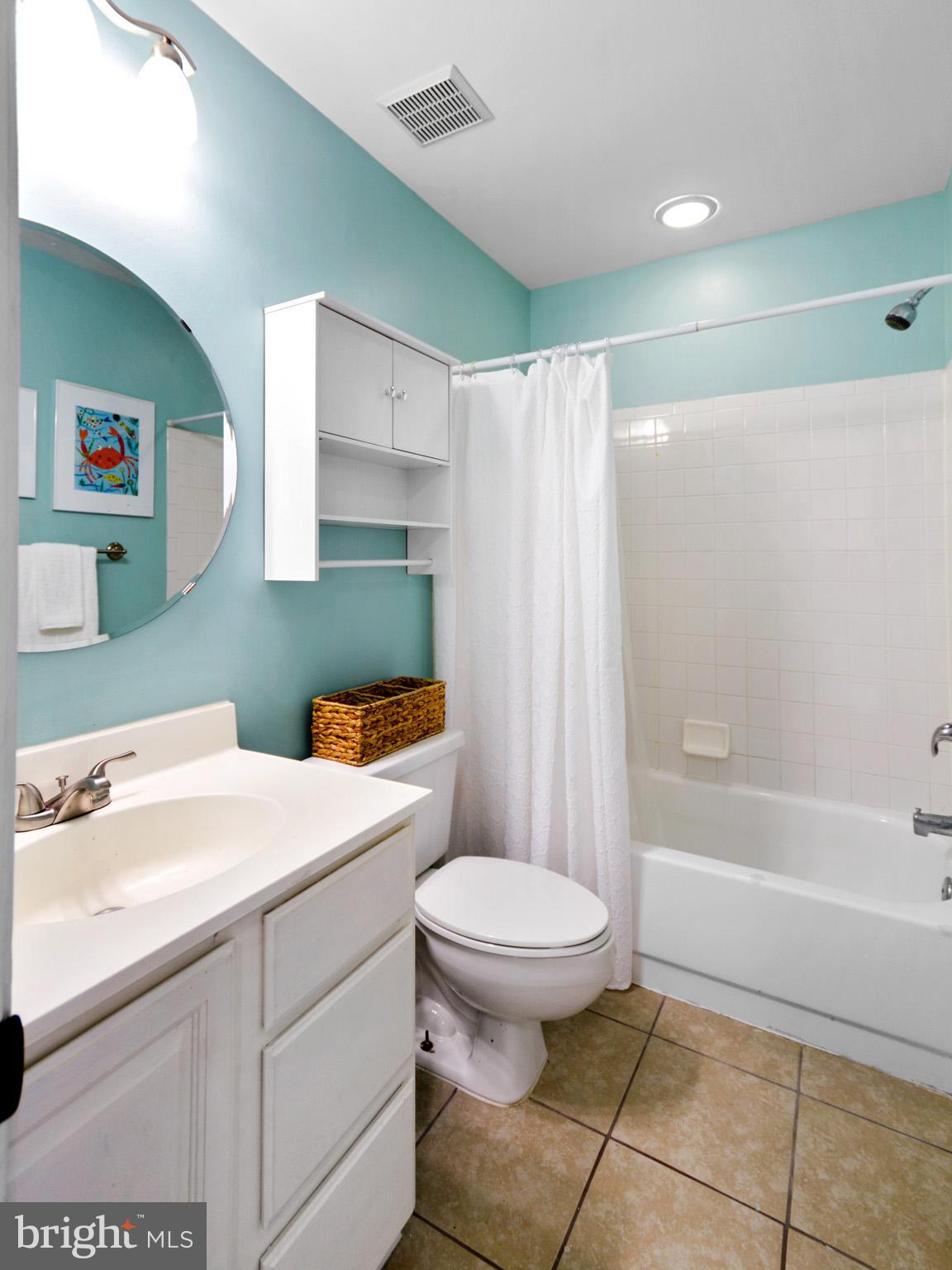 5560 Rivendell Place Frederick, MD 21703 - Photo 32 of 44 Full bath upstairs