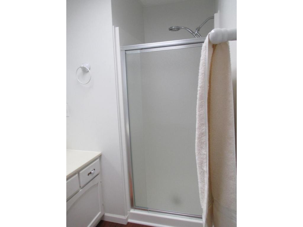4220 Reservoir Road Kingsport, TN 37660 - Photo 13 of 24 Master Bath