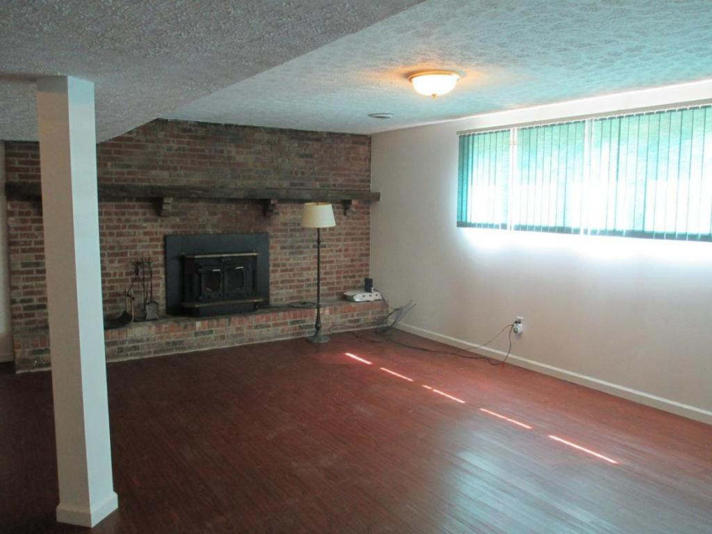 4220 Reservoir Road Kingsport, TN 37660 - Photo 17 of 24 Den