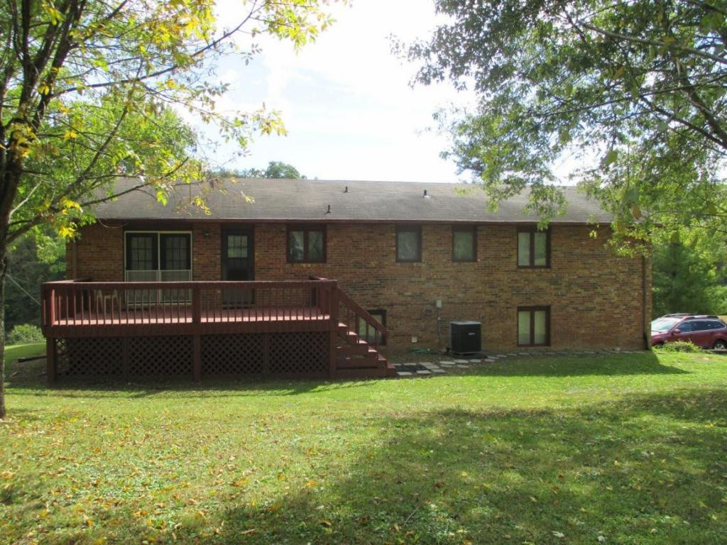 4220 Reservoir Road Kingsport, TN 37660 - Photo 19 of 24 Back of Home