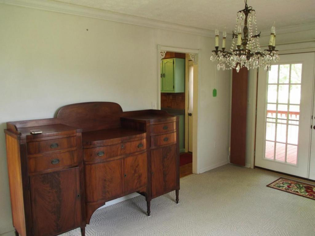 4220 Reservoir Road Kingsport, TN 37660 - Photo 4 of 24 Dining Room