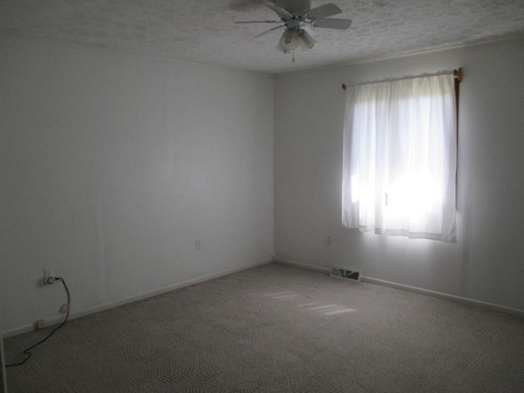 4220 Reservoir Road Kingsport, TN 37660 - Photo 8 of 24 Bedroom 1