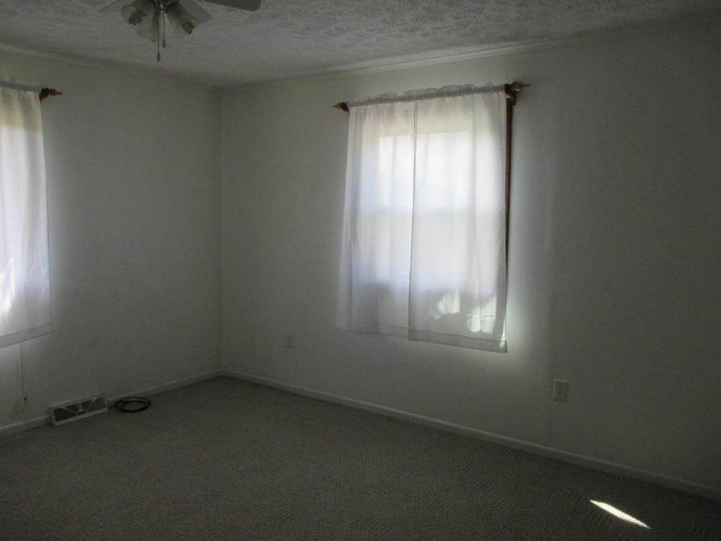 4220 Reservoir Road Kingsport, TN 37660 - Photo 9 of 24 Bedroom 2