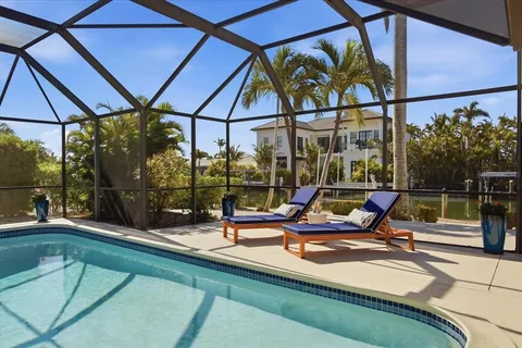 $1,735,000 | 608 Gladstone Lane, Holmes Beach, FL 34217