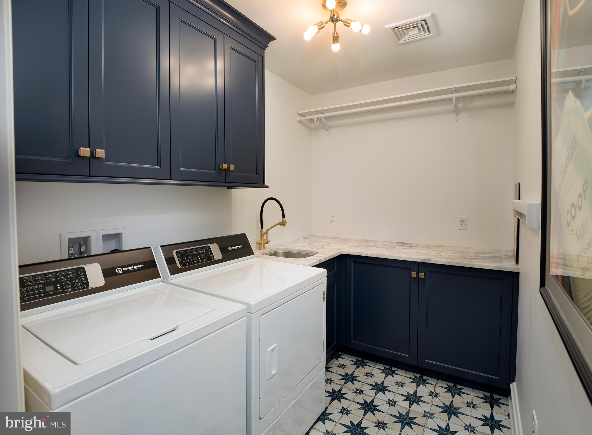 303 West Avenue Wayne, PA 19087 - Photo 28 of 38 Laundry off master bedroom
